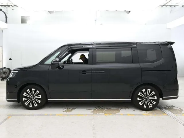 HONDA STEP WAGON 2023