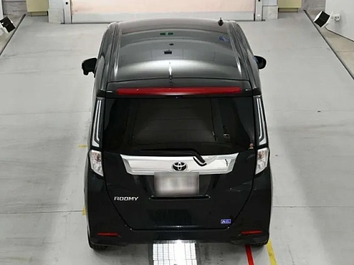 TOYOTA ROOMY 2023